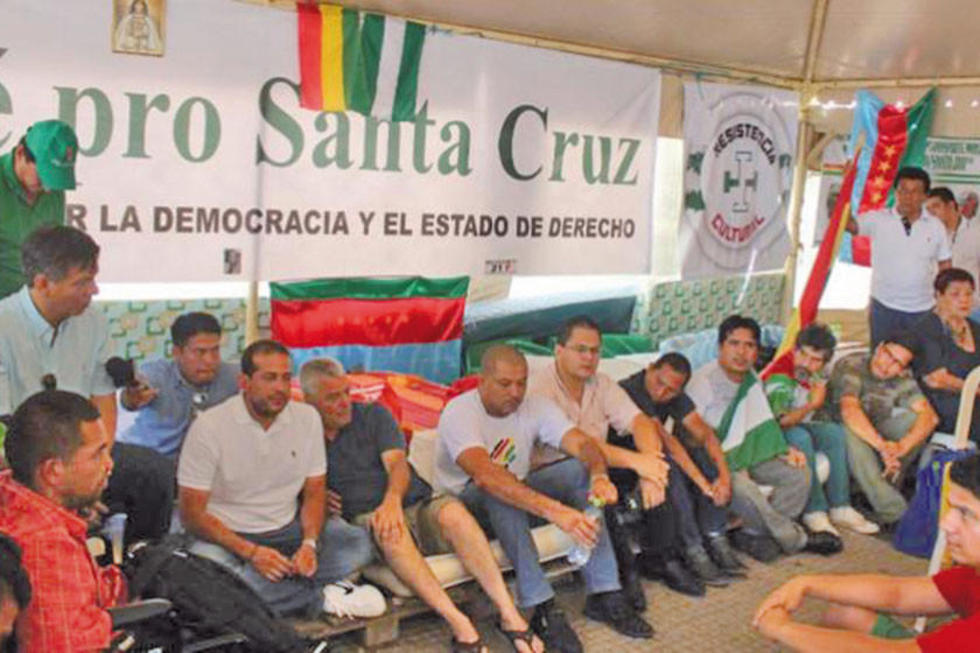 Cívicos de Santa Cruz y Tarija levantan huelga de hambre por el 21F 