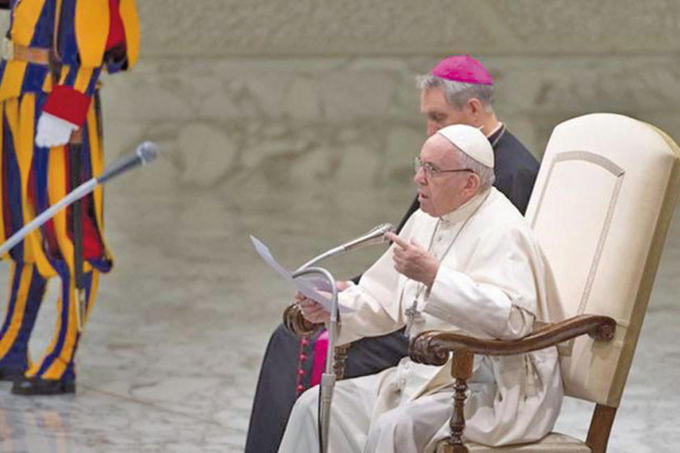 Papa demanda cambio de mentalidad contra abusos