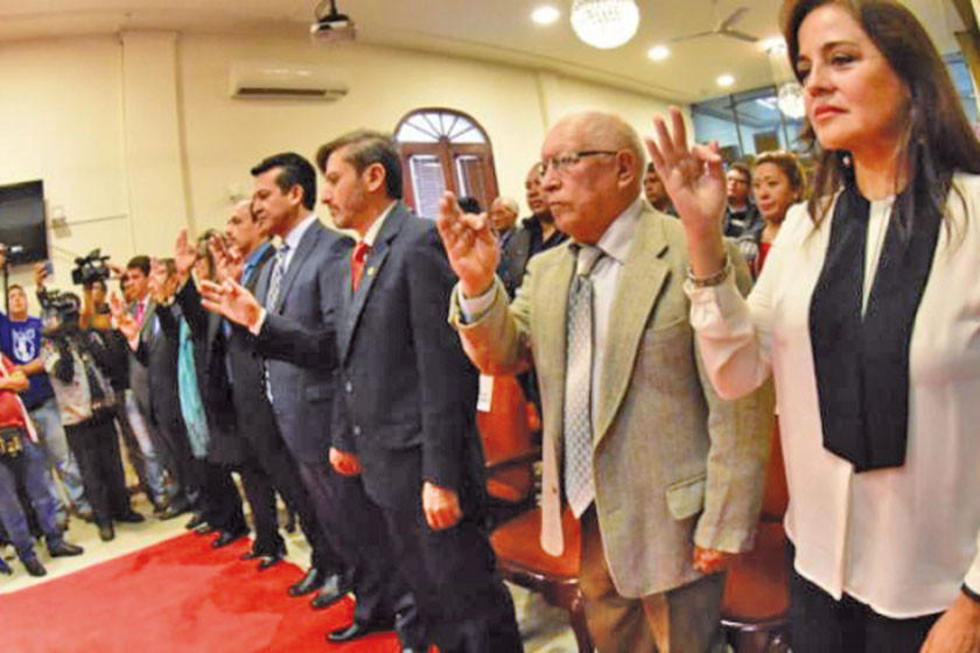 Cochabamba: posesionan a ocho secretarios municipales