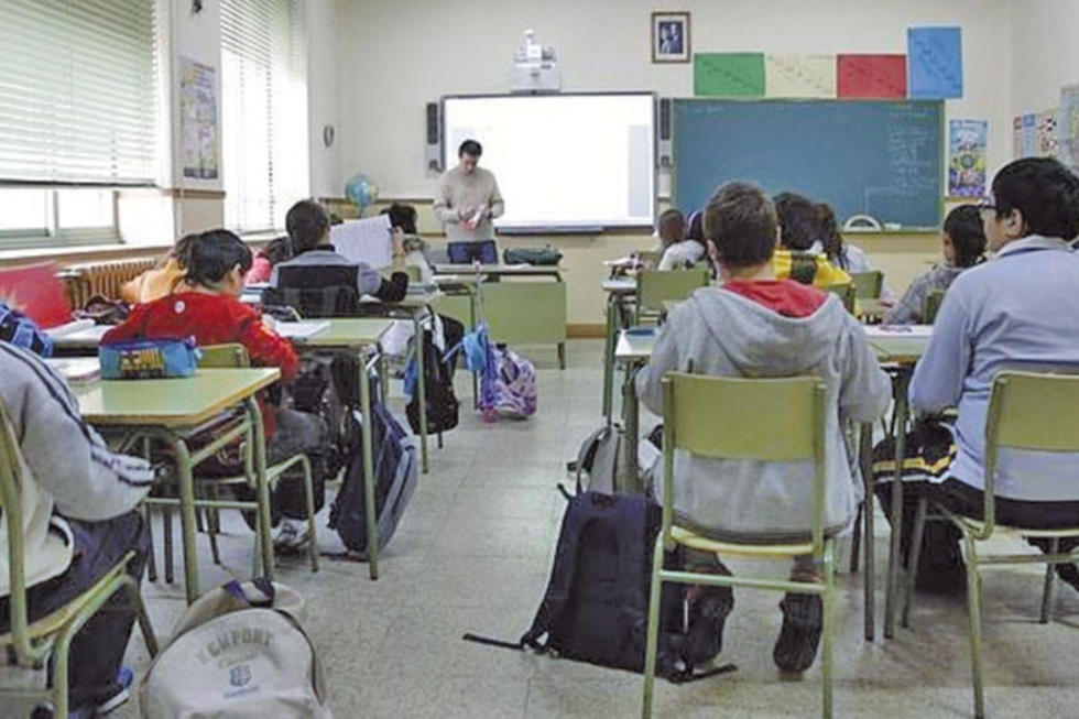 Rechazan incremento del  4 % a pensiones escolares