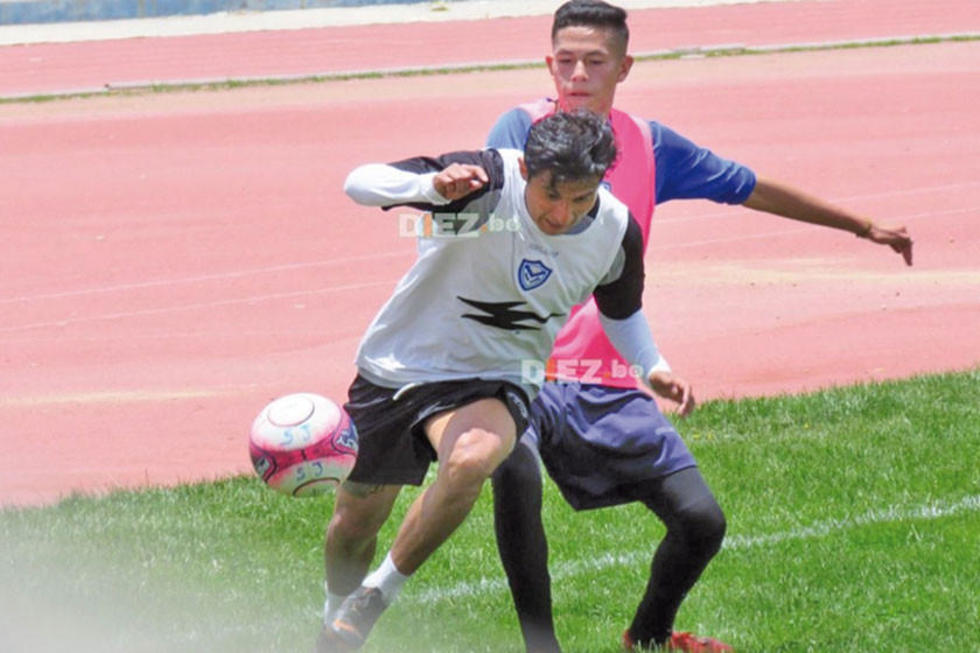 Villegas empieza a armar el onceno titular de San José