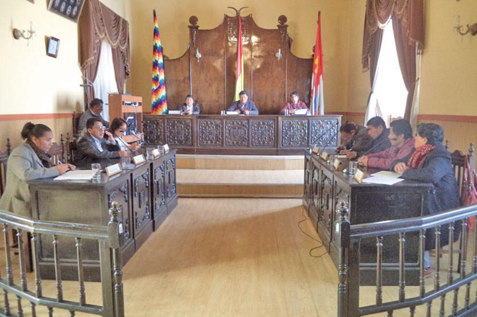 El Concejo Municipal dilata la elección de la directiva para este año