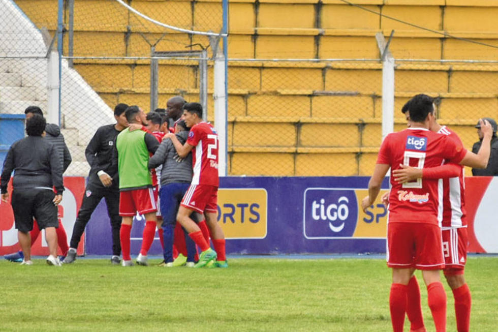 Royal Pari enfrenta hoy a River Plate 