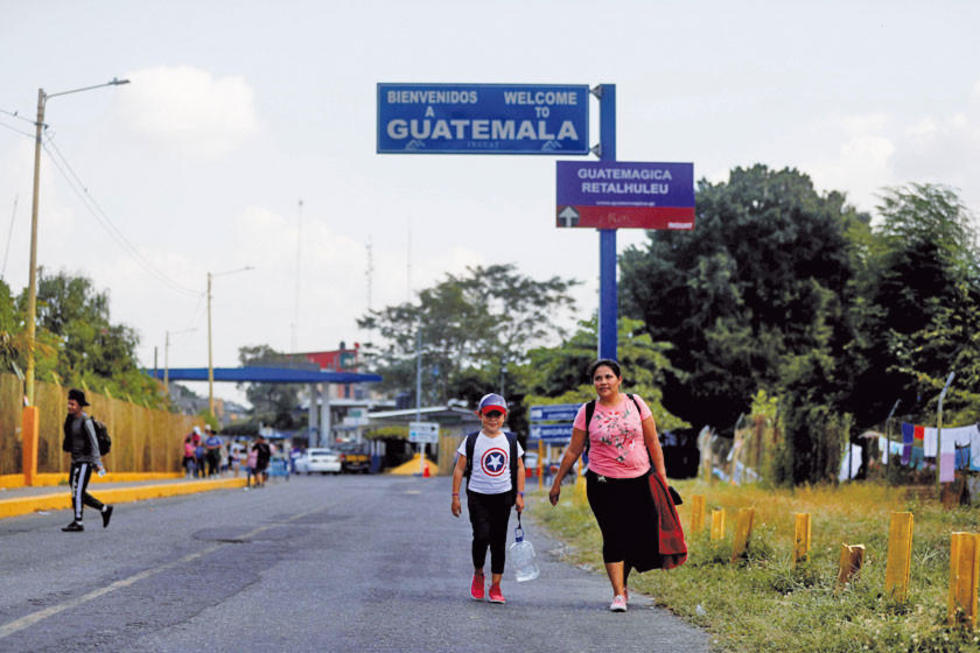 EE.UU. reconoce que separó a varios menores de sus familias