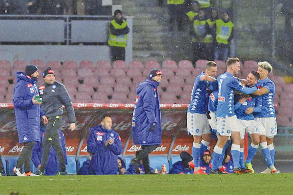 Callejón y Milik le dan la victoria a Nápoles
