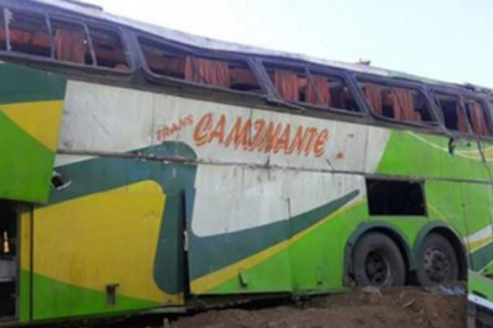 Un bus se embarranca y deja siete fallecidos
