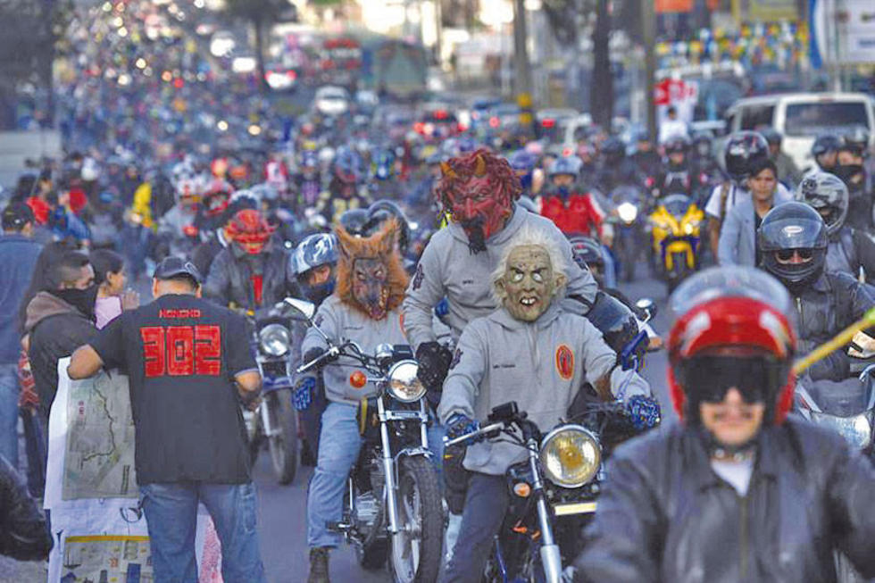 Guatemala vive importante romería en motocicletas 