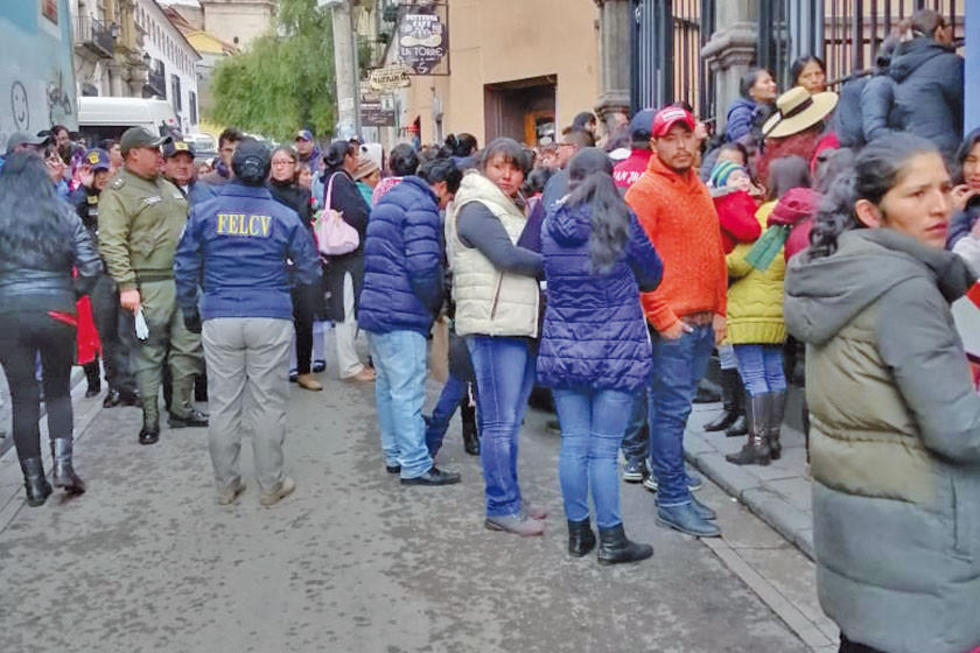 Efectivos de la Felcv vigilan en las unidades educativas