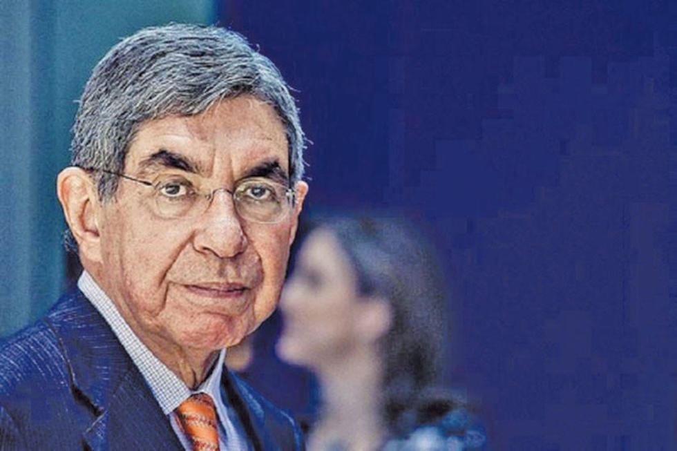 Nobel de la Paz Óscar Arias es asediado por denuncias de delitos sexuales 