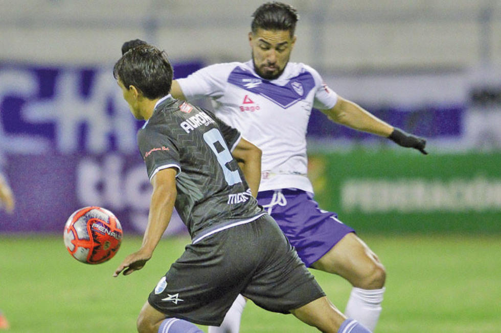 El Santo logra su primera victoria del torneo
