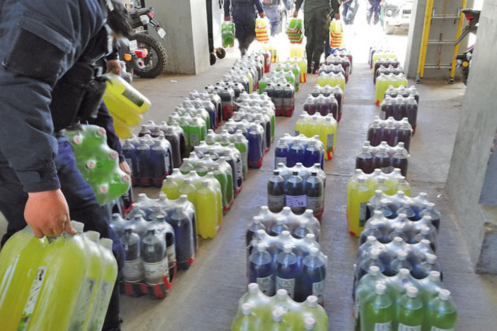Más de un millar de botellas con alcohol eran "vendidas" en una librería