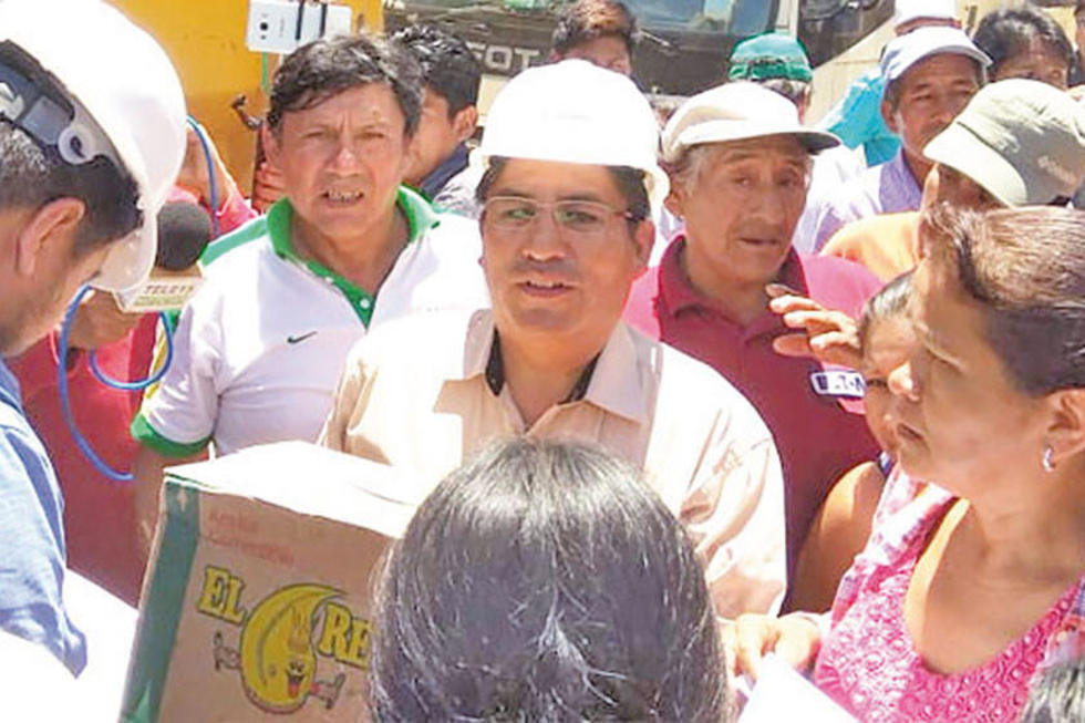 Gobernador Félix Patzi pide disculpas a Caranavi por sus declaraciones