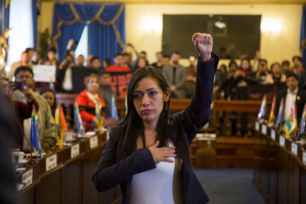 Exsenador pide a Evo alejar a Salvatierra del Senado