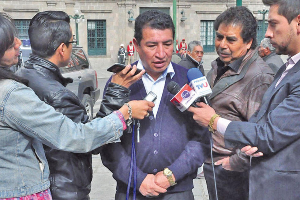 Borda duda de la veracidad del audio que lo compromete