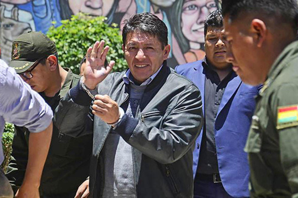 Segunda orden de detención complica al alcalde Mérida