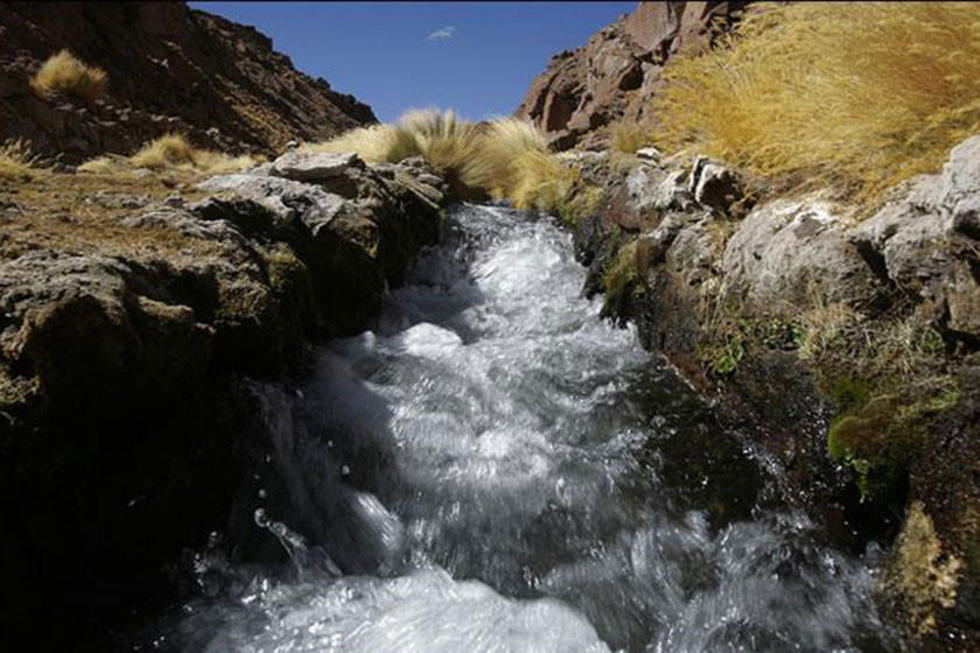 Bolivianos cuestionan lógica de Chile respecto al agua del Silala