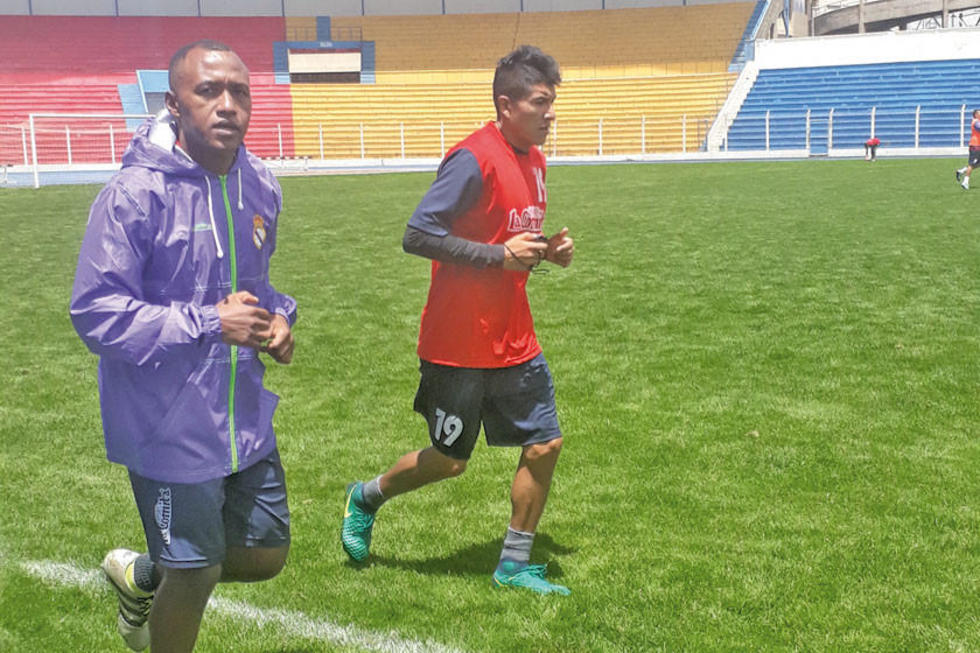 Pinedo y Gallardo están en duda para el partido de hoy