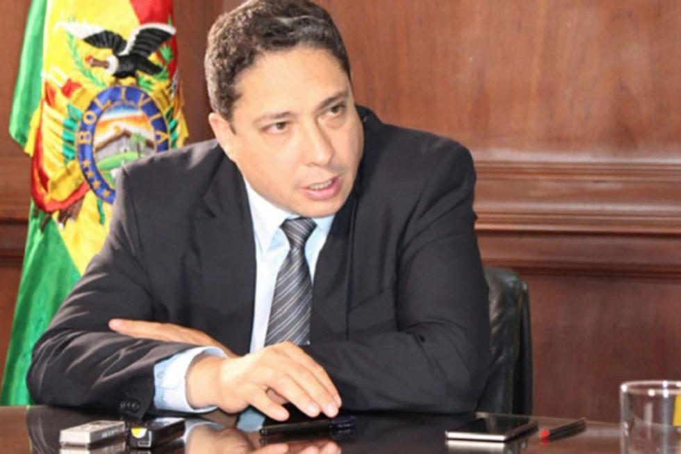 Ministro cuestiona a algunos medios por informar solo "noticias malas"