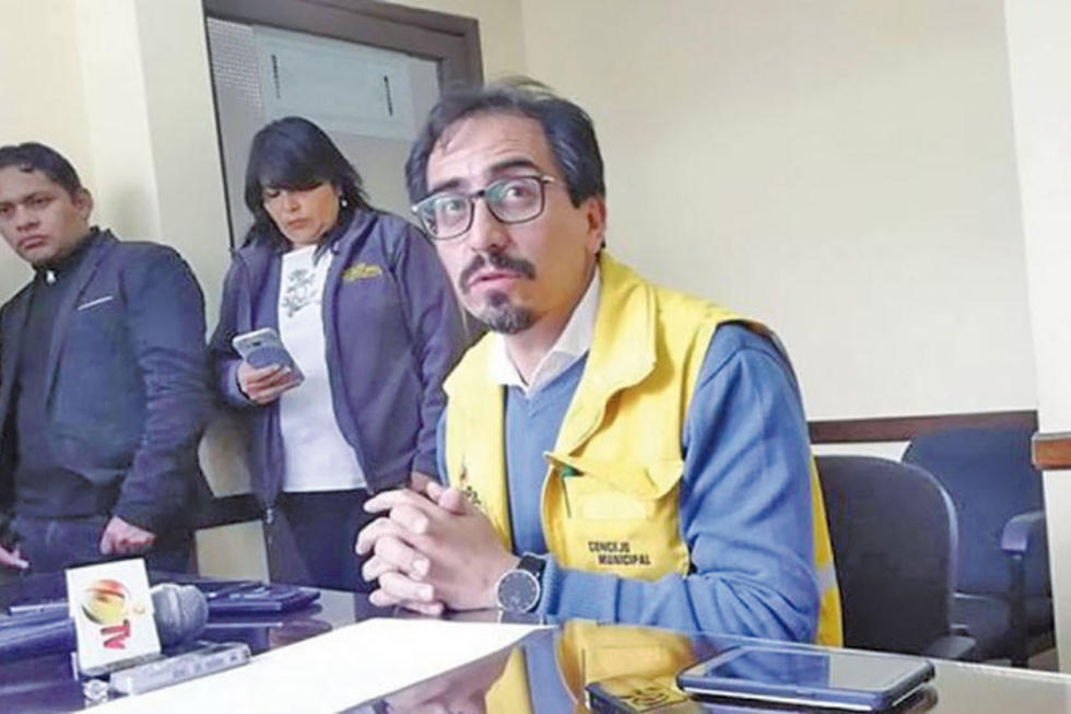 Carlos Mesa aparta a Siñani de Comunidad Ciudadana