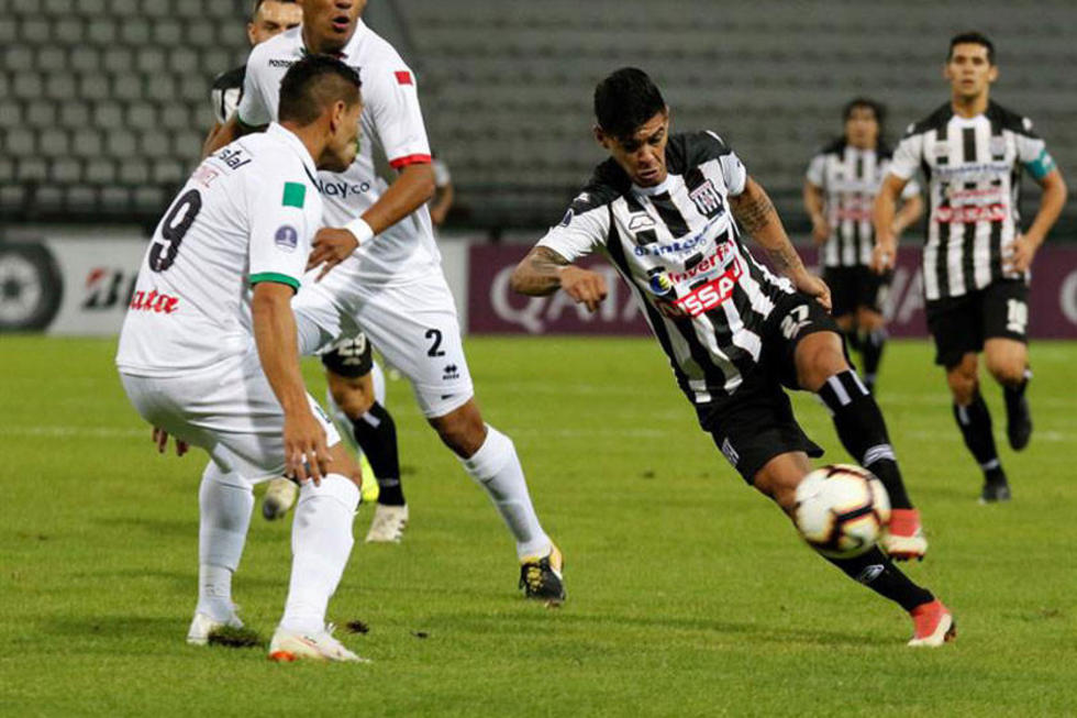 Santaní sorprende a Once Caldas y avanza en la Copa Sudamericana