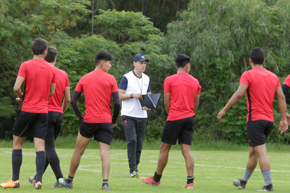 Wilstermann recibe hoy  la visita de Guabirá