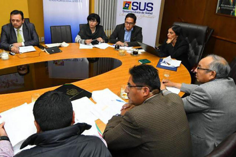 Montaño y Patzi acuerdan consultar convenio del SUS a tercera instancia