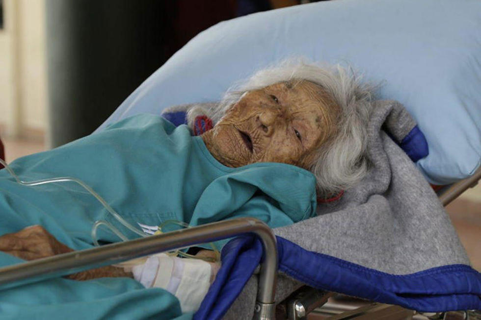 Internan a mamá Julia en el hospital