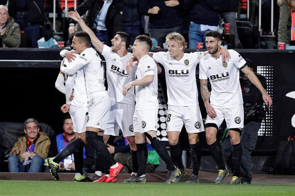 Rodrigo mete a Valencia en la final de la Copa del Rey
