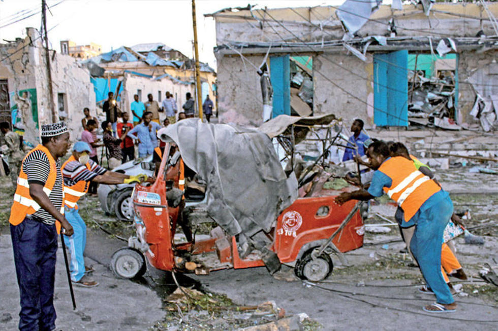 Atentado con camión bomba deja 32 muertos en Somalia