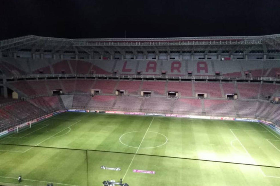 Suspenden duelo de Lara y Emelec por corte eléctrico 