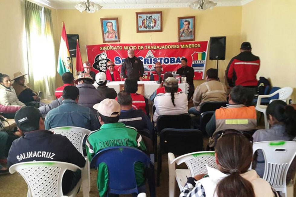 Los trabajadores de la minera San Cristóbal  marcharán en La Paz