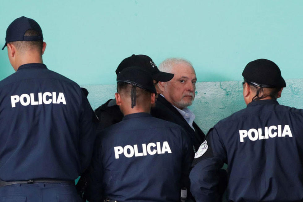 Supuesta depresión de Martinelli interrumpe juicio por espionaje