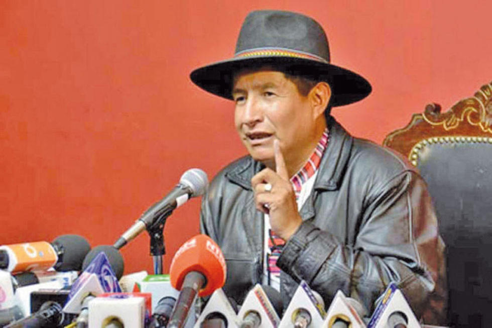 Dan detención domiciliaria al diputado Rafael Quispe