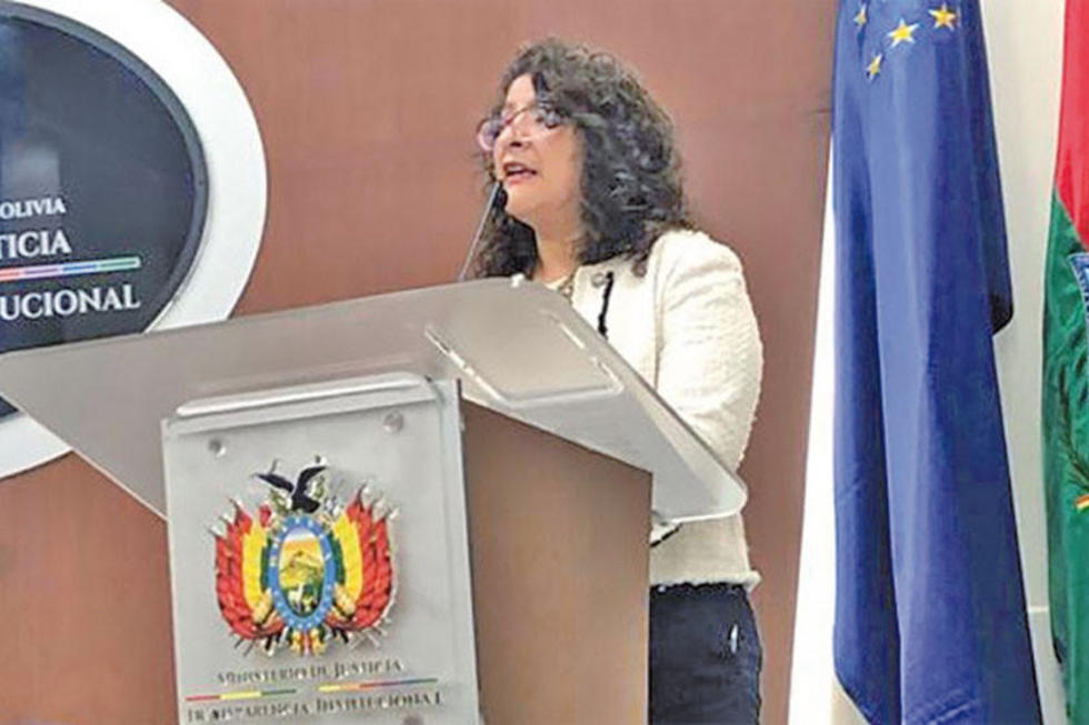 El Servicio Plurinacional de la Mujer elaborará una agenda participativa 