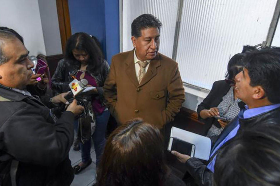 Citan a dirigentes de transporte por el mal manejo de dinero