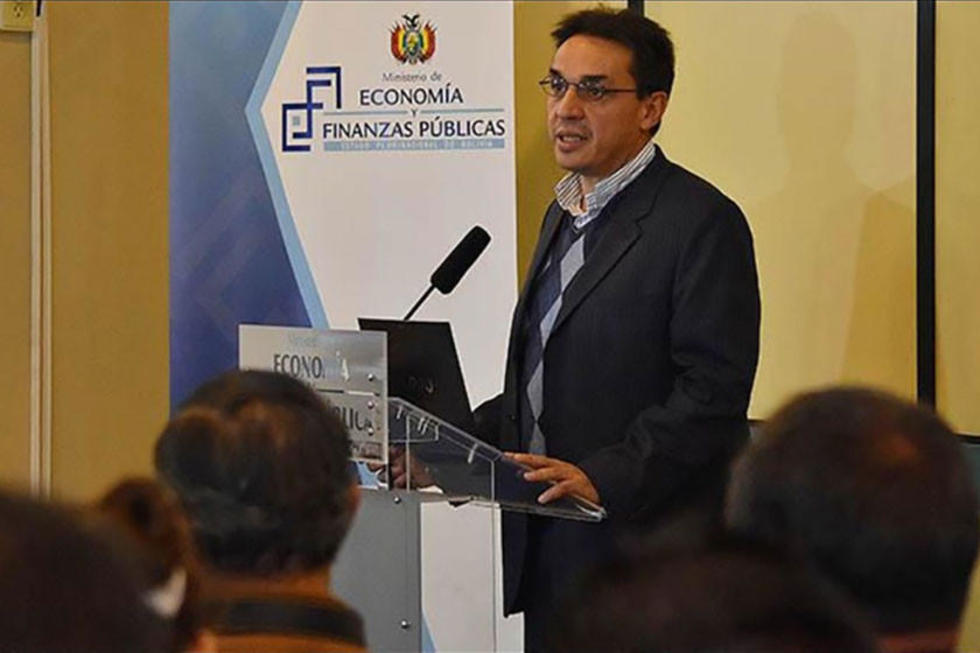 Exministro de Economía, Mario Guillén, asume la gerencia del Banco Unión