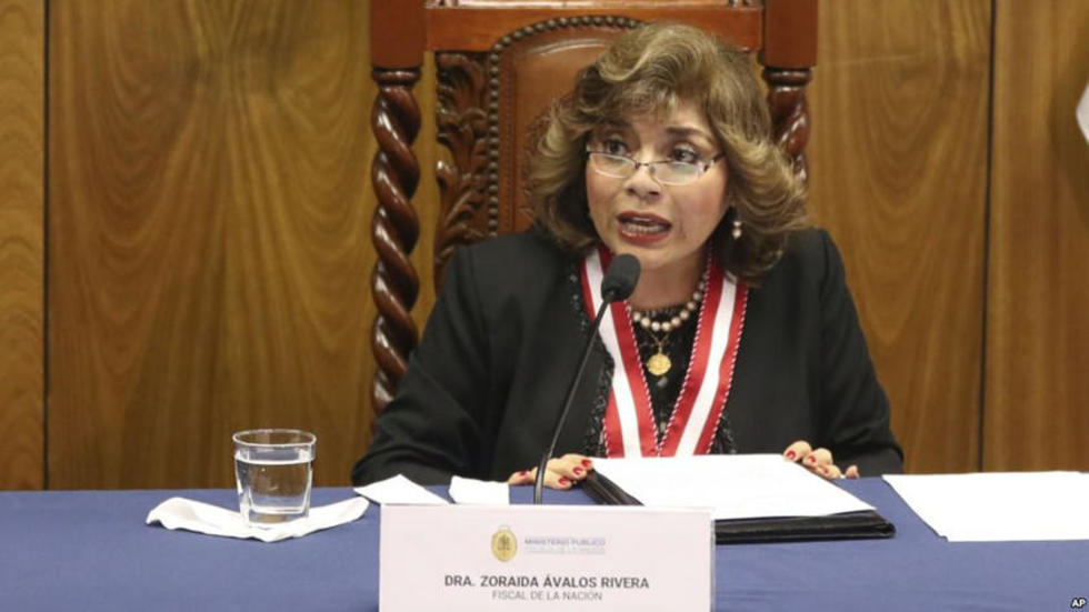 La fiscala general de Perú jura al cargo y respalda al equipo del caso Lava Jato