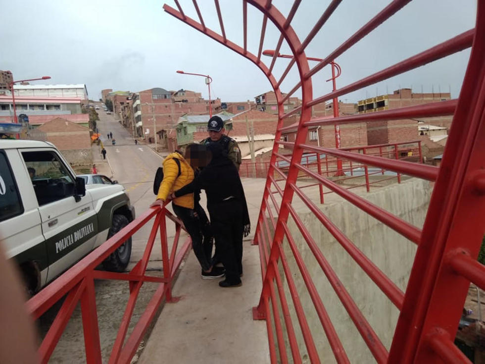 Estudiante quiso lanzarse desde el puente Nazaret