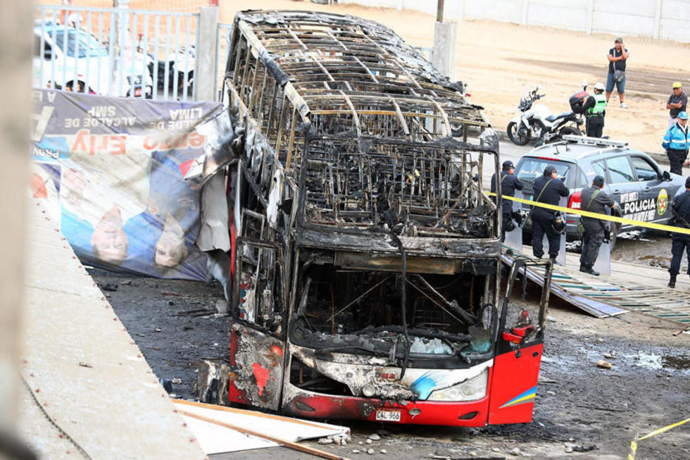 El incendio de un autobus en Perú deja 17 personas fallecidas