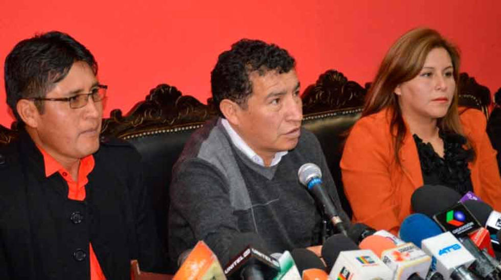 Exigen cárcel para implicados en ilegalidades en Derechos Reales