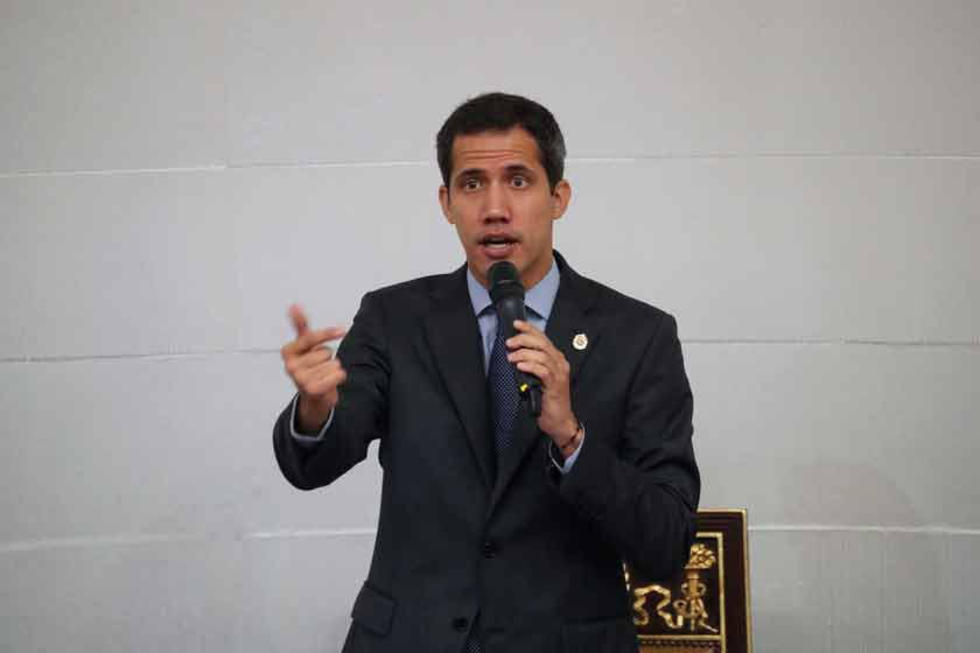 Guaidó está bajo amenaza de arresto por usurpar funciones