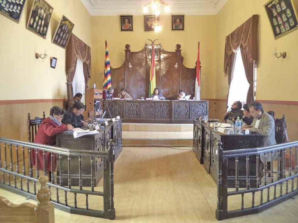 Trabajadores ediles anuncian paro por sueldos en el Concejo