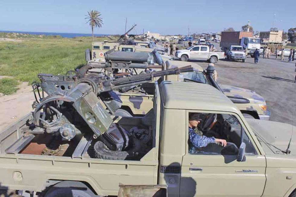 Ofensiva militar se intensifica y acerca un baño de sangre en Libia