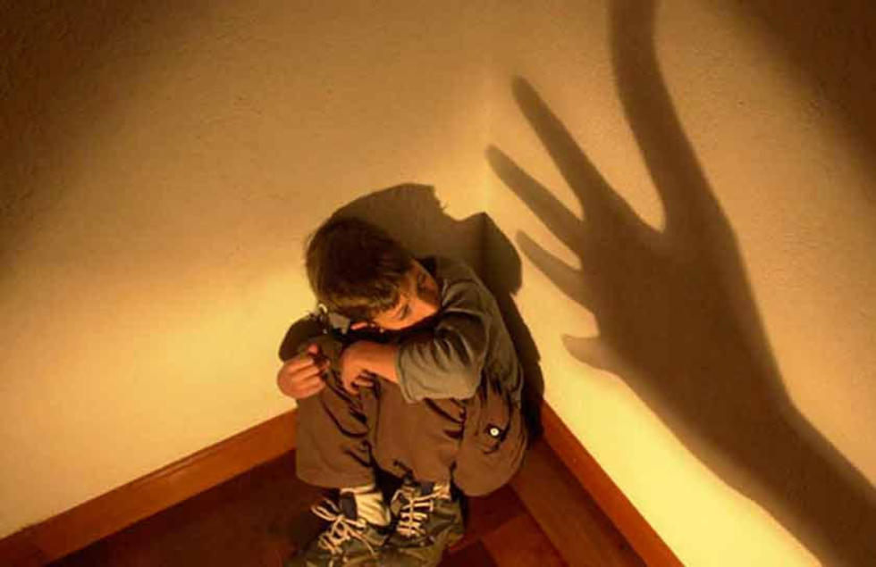 Entre La Paz y El Alto los casos de violencia a niños se acercan a los 2.000