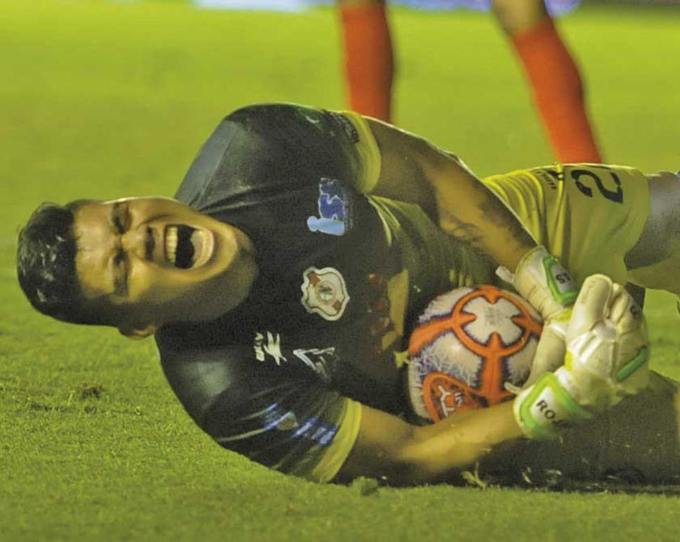 La Banda Roja sufre las bajas de Rojas, Rioja y Salazar por amarillas
