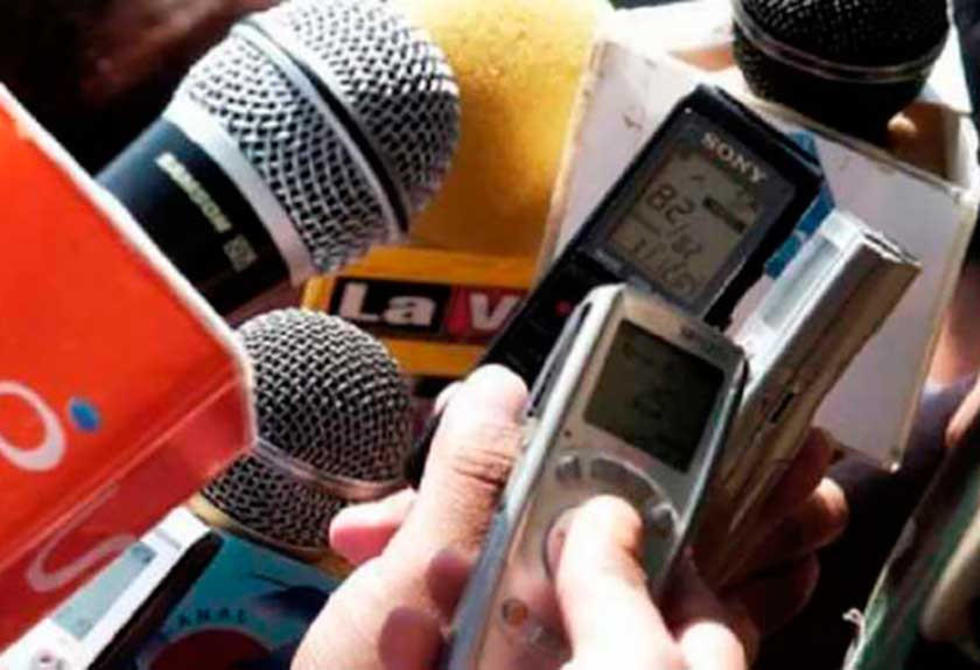 Medios de comunicación critican difusión de propaganda gratuita