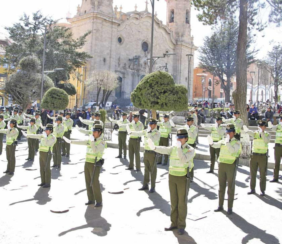 Estudiantes de la Fatescipol cumplen actividades por aniversario