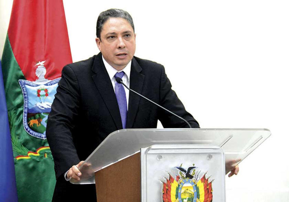 Ministro Arce: No corresponde proceso en Ética a diputados