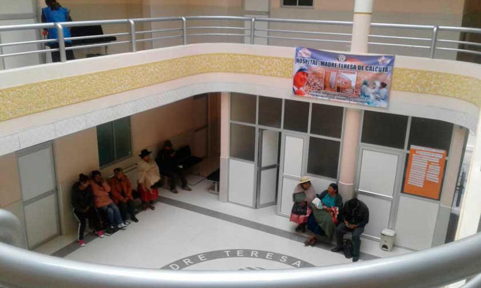 Gestionan crédito de Bs 25 millones para más equipos hospitalarios