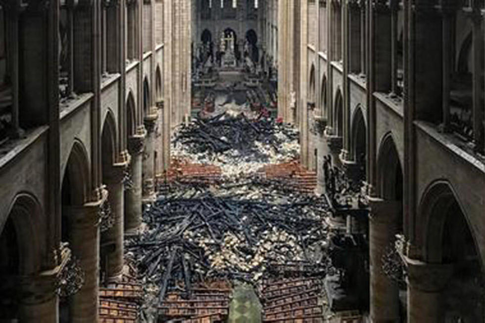 Prometen millones para Notre Dame tras incendio en Francia